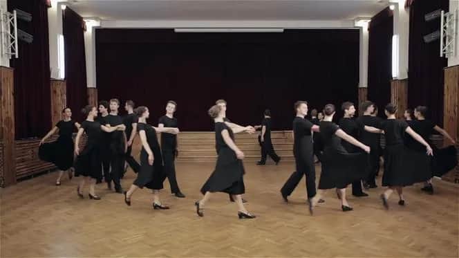 Polonez: Jak Opanować Kroki i Podstawy Tańca Narodowego