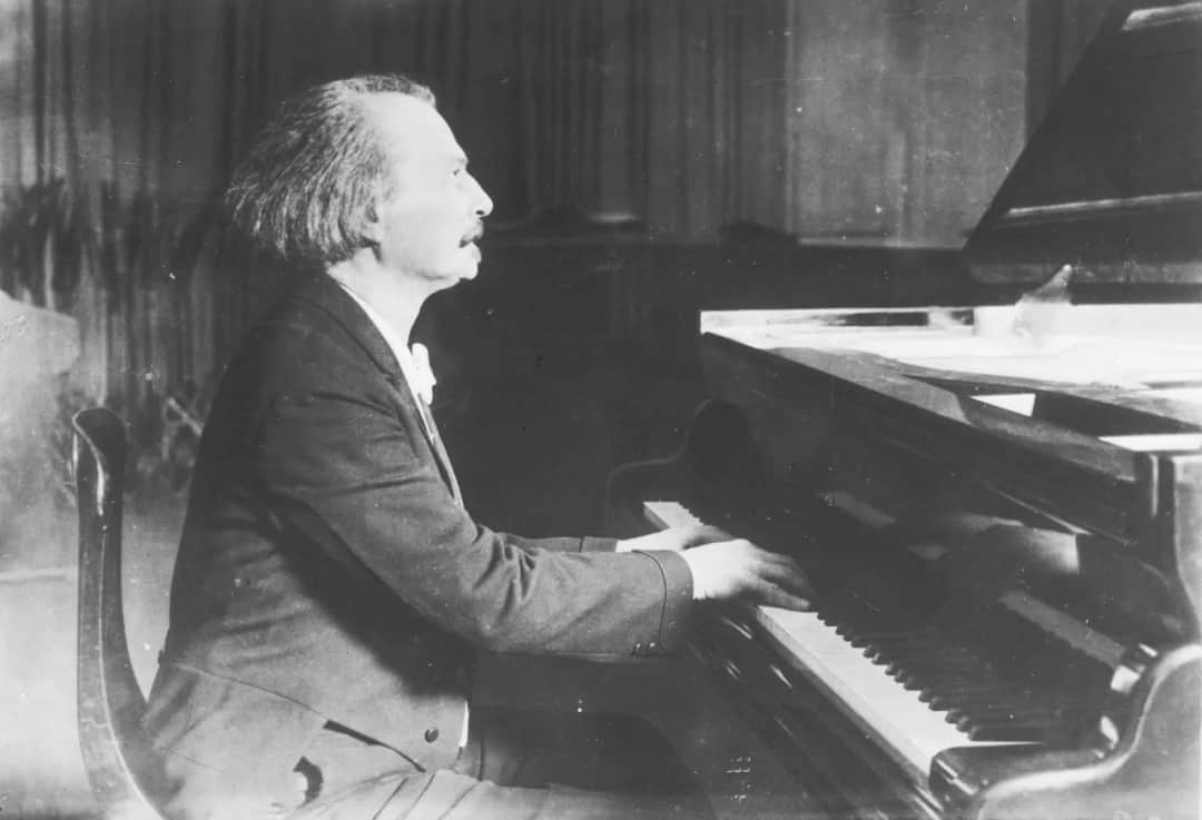 Ignacy Paderewski: Wirtuoz Fortepianu i Architekt Niepodległości