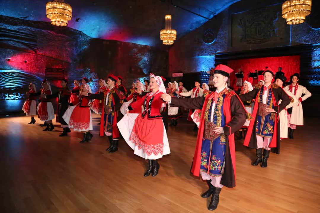 Polonez: Historia i Znaczenie Kultowego Tańca Narodowego Polski